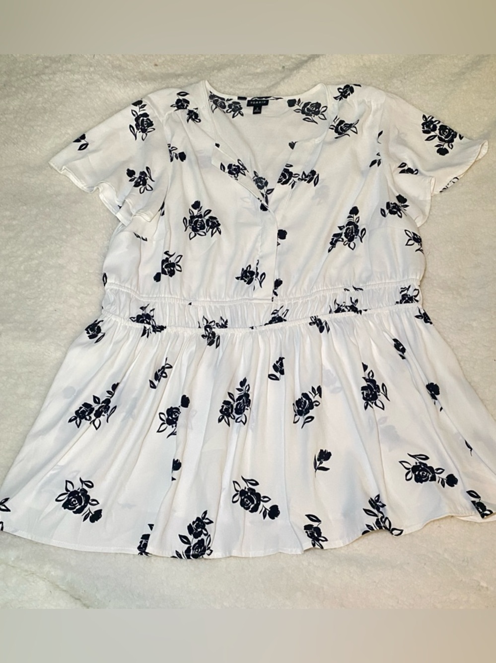 NWOT babydoll flutter sleeve blouse